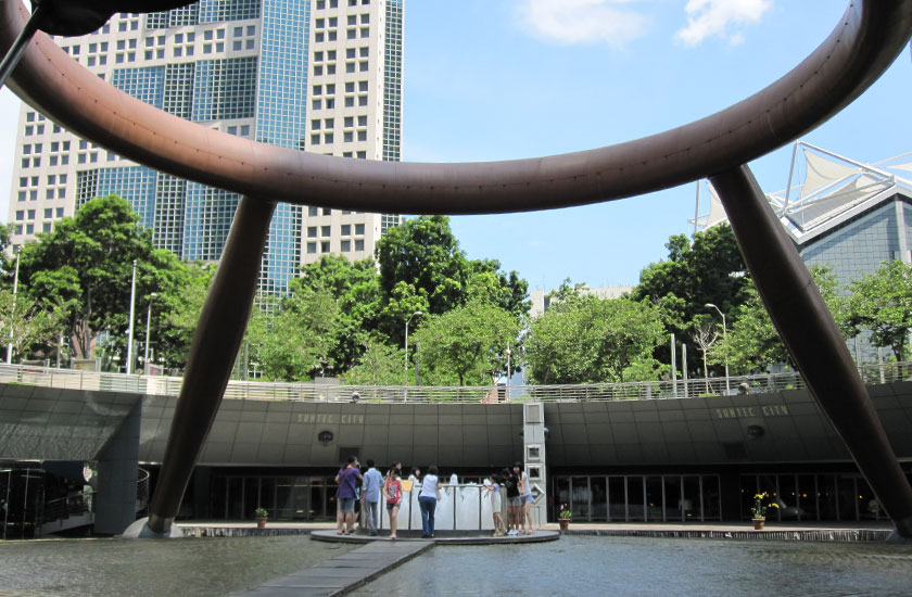 Touch the water at Fountain of Wealth for luck in Singapore