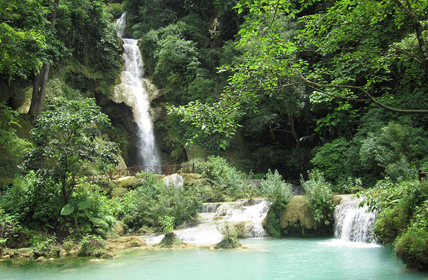 Beautiful Kuang Si Waterpark Waterfall 