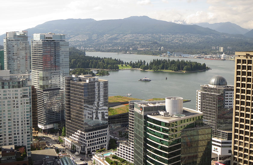 Attraction Vancouver Lookout Canada mountains and skyscrapers