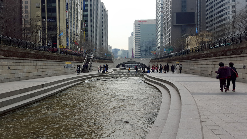 Cheonggyecheon stream flowing through downtown seoul from Cheonggye Plaza