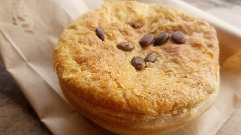 Must-eat food in New Zealand: New Zealand savoury minced meat pie